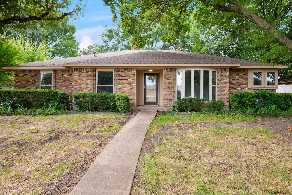 5502 Coronado Drive Garland, TX 75043