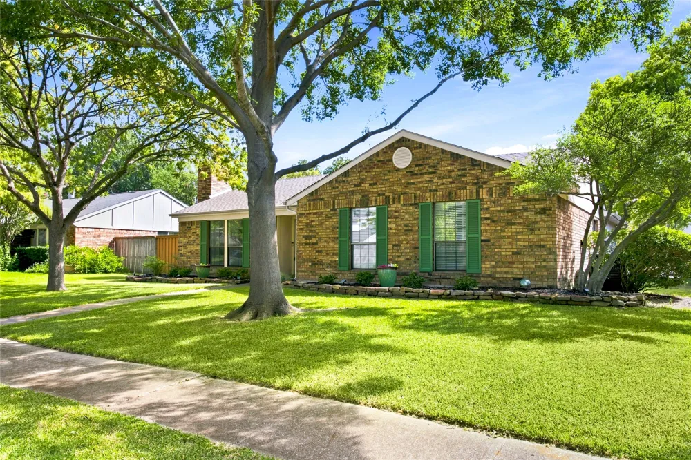 911 Rolling Brook Lane Coppell, TX 75019