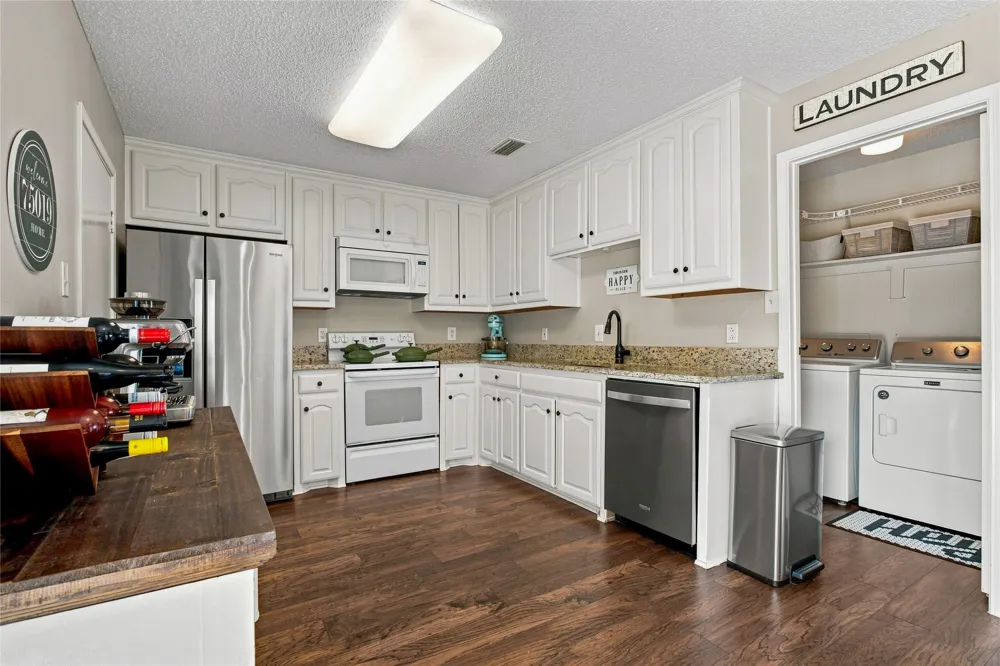 911 Rolling Brook Lane Coppell, TX 75019