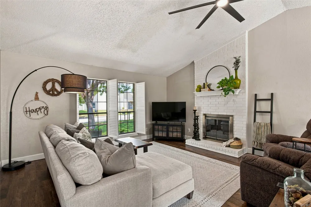 911 Rolling Brook Lane Coppell, TX 75019