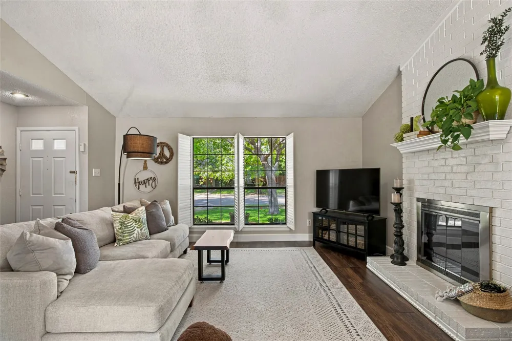 911 Rolling Brook Lane Coppell, TX 75019