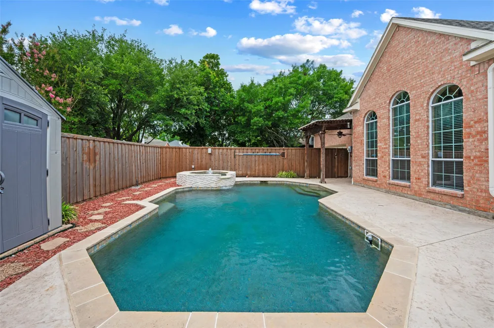 2228 Amy Lane Plano, TX 75074