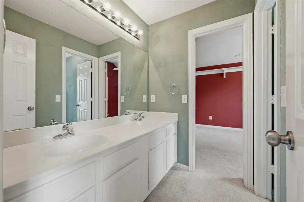 2228 Amy Lane Plano, TX 75074