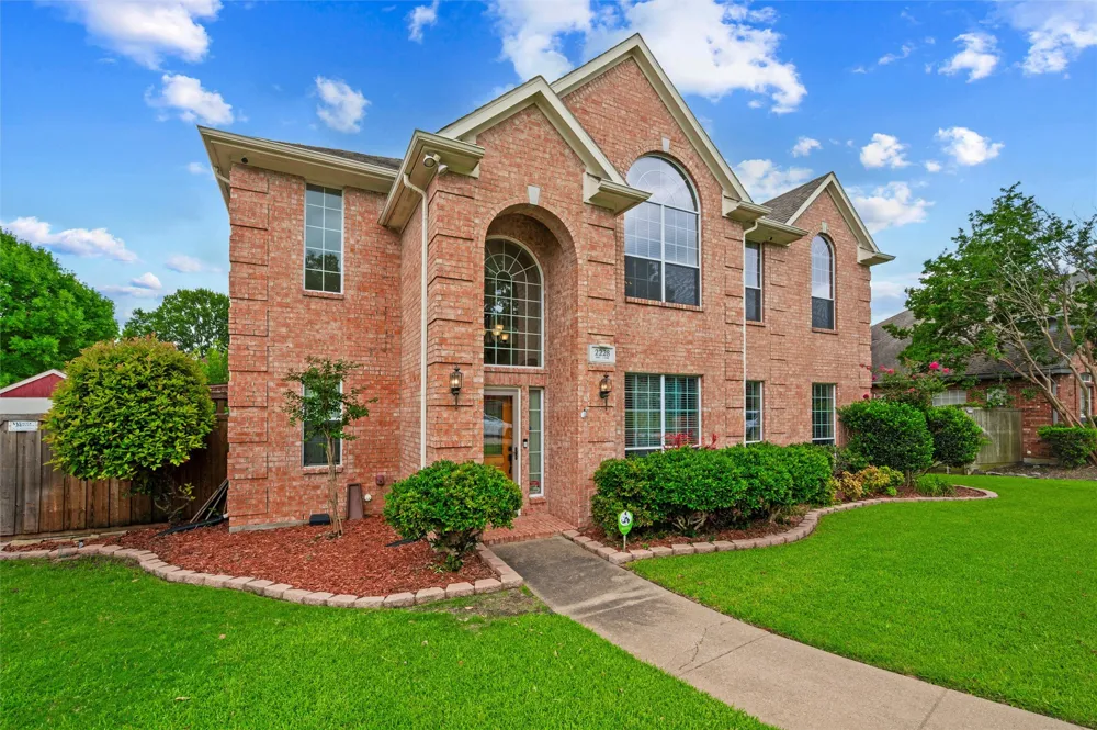 2228 Amy Lane Plano, TX 75074