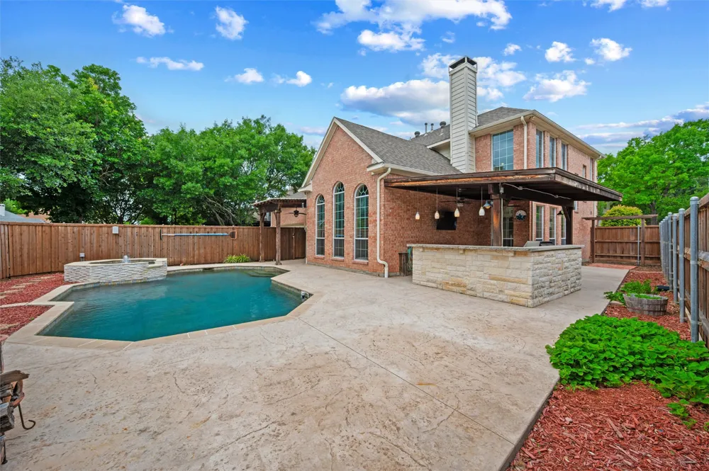2228 Amy Lane Plano, TX 75074