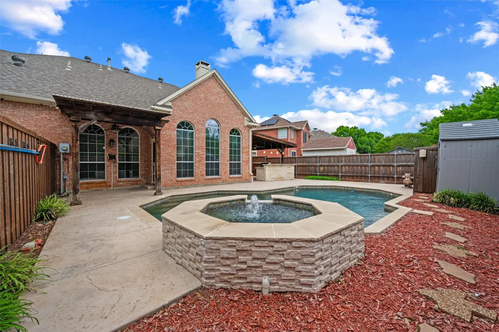 2228 Amy Lane Plano, TX 75074
