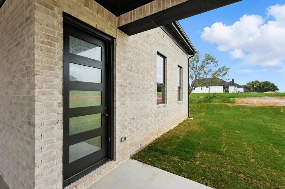5005 Glenoaks Court Weatherford, TX 76088