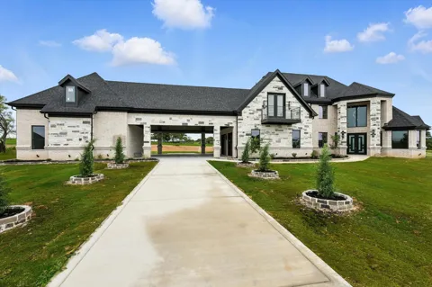 5005 Glenoaks Court