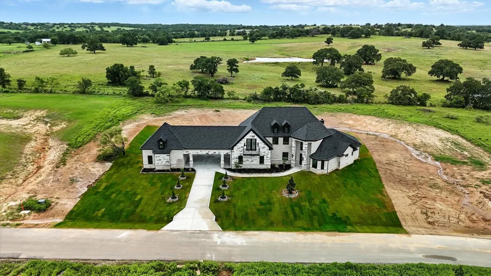 5005 Glenoaks Court Weatherford, TX 76088