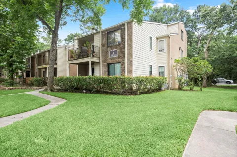 3500 Tangle Brush Drive #102