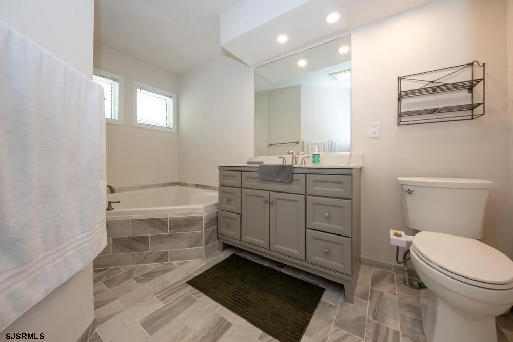 6 Catalina Drive Linwood, NJ 08221