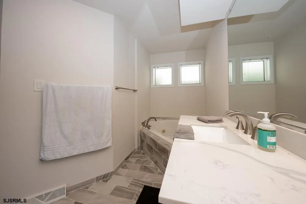 6 Catalina Drive Linwood, NJ 08221