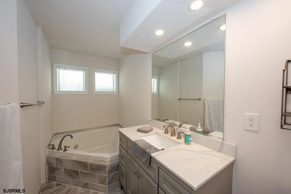 6 Catalina Drive Linwood, NJ 08221