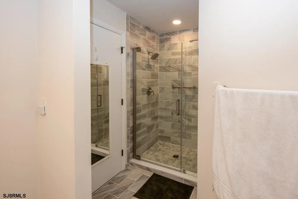 6 Catalina Drive Linwood, NJ 08221