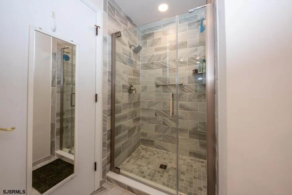 6 Catalina Drive Linwood, NJ 08221