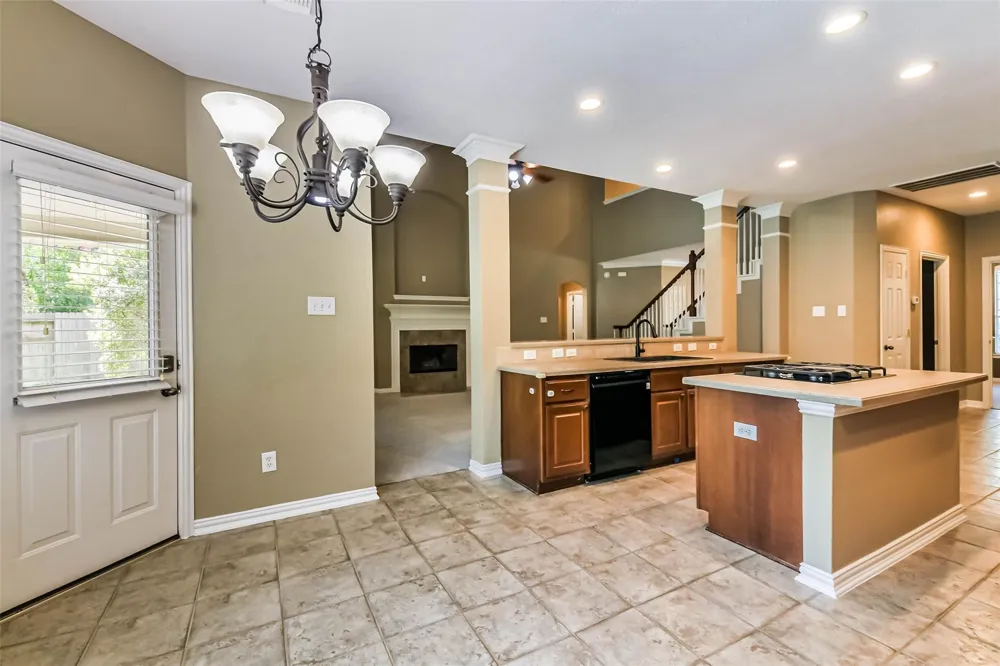 15 Filigree Pines Place The Woodlands, TX 77382