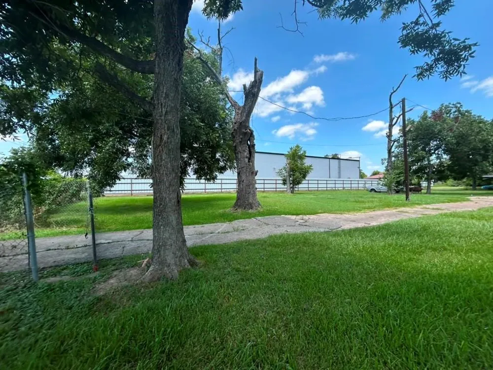 16019 Avenue C Channelview, TX 77530