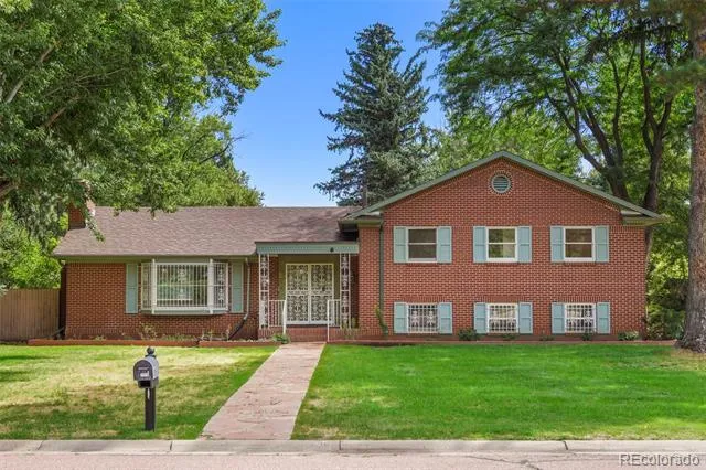 29 Briarwood Place Colorado Springs, CO 80906