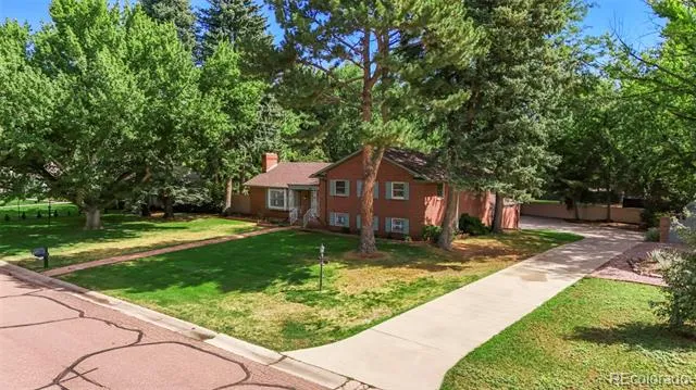 29 Briarwood Place Colorado Springs, CO 80906