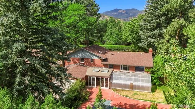 29 Briarwood Place Colorado Springs, CO 80906
