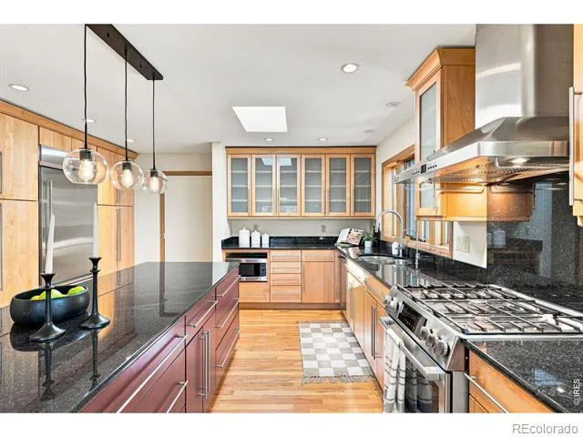 335 Pine Tree Lane Boulder, CO 80304