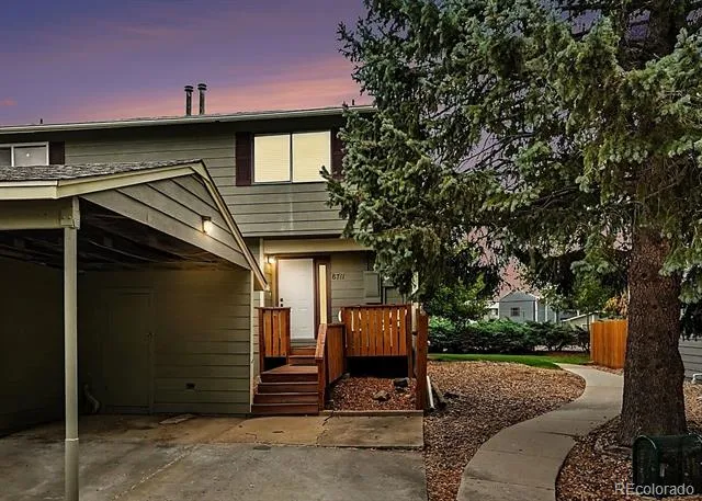 8711 Carr Loop Arvada, CO 80005