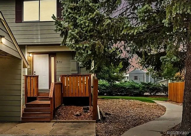 8711 Carr Loop Arvada, CO 80005