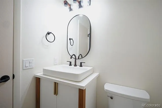 8711 Carr Loop Arvada, CO 80005