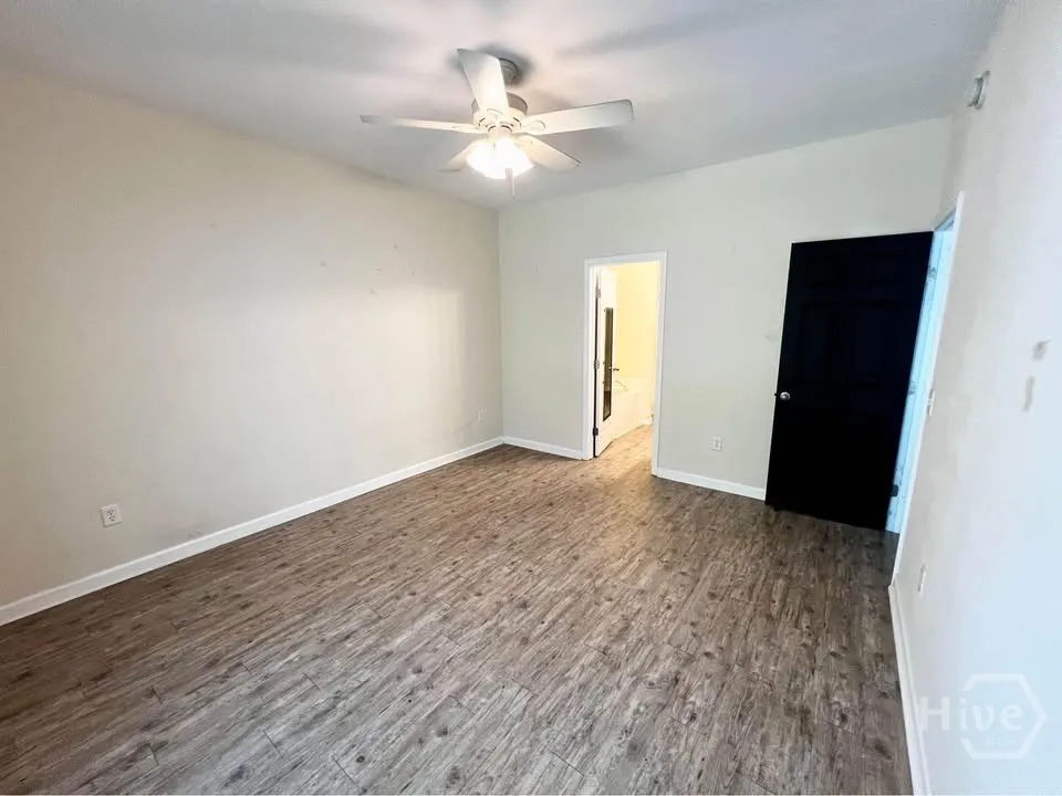 31 Falkland Avenue Savannah, GA 31407