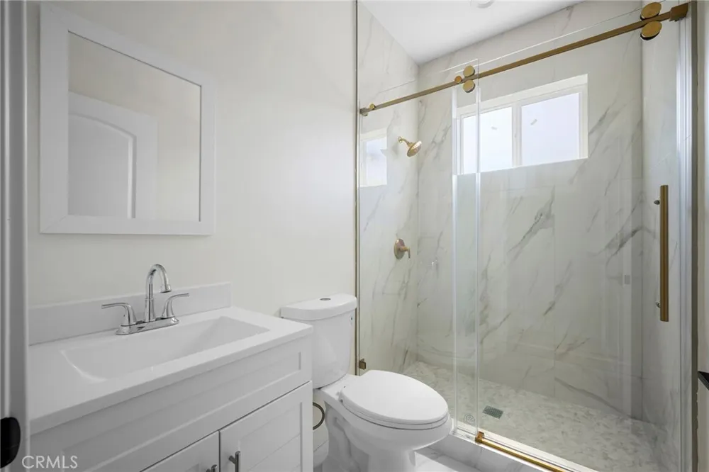 6851 De Celis Place Van Nuys, CA 91406