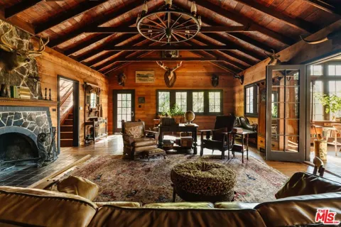 21007 Waveview Drive