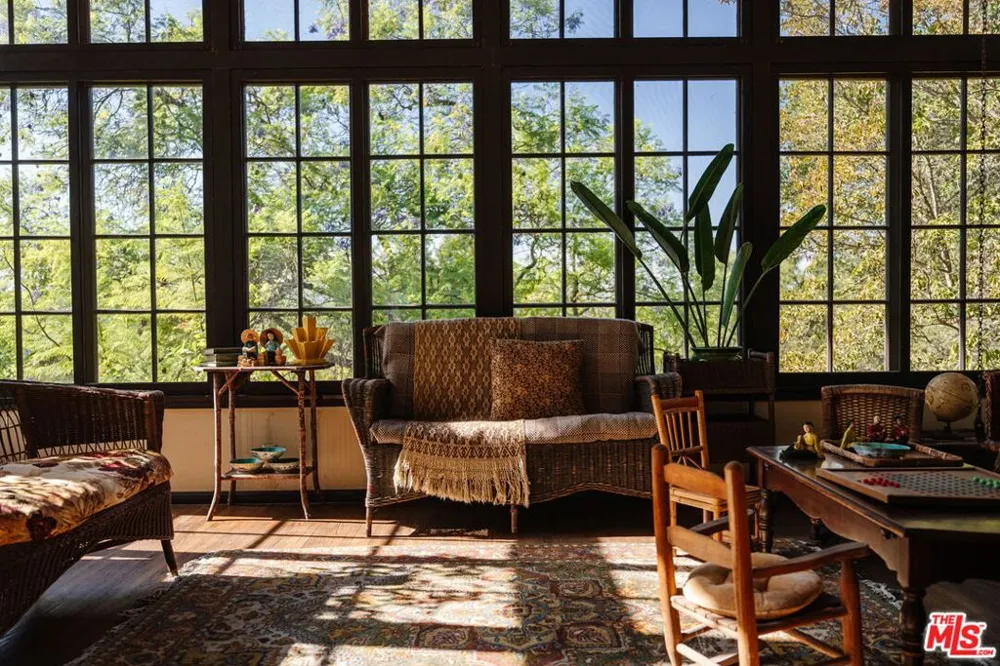 21007 Waveview Drive Topanga, CA 90290
