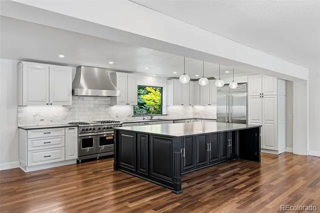5557 S Hillside Street Greenwood Village, CO 80111