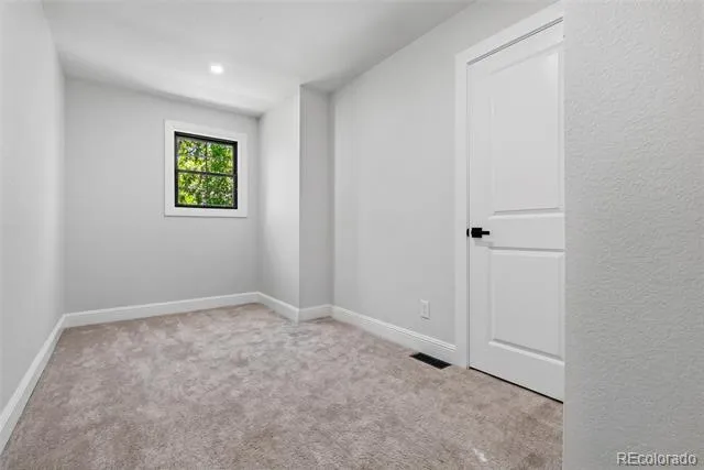 5557 S Hillside Street Greenwood Village, CO 80111