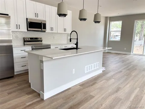 5512 Clay Court