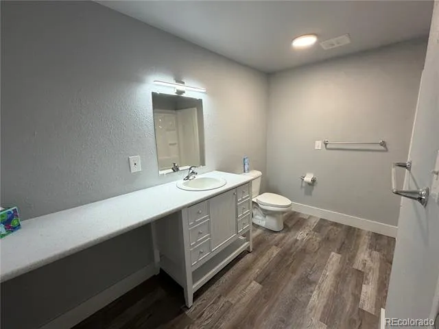 209 E Highline Circle #202 Centennial, CO 80122