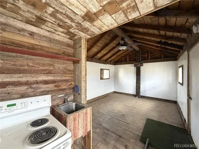 12800 HWY 24 Hartsel, CO 80449