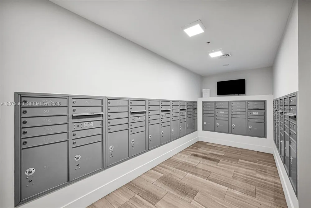 1600 SW 1st Ave #802 Miami, FL 33129