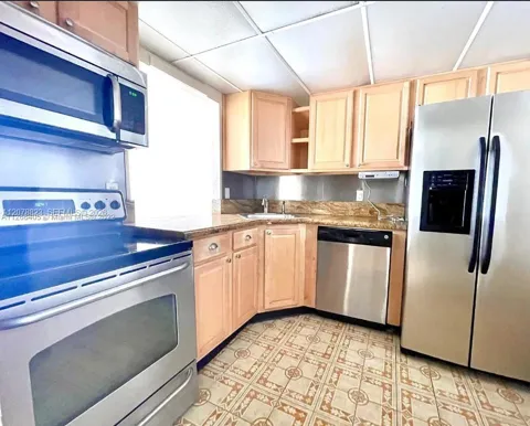 501 Three Islands Blvd #214