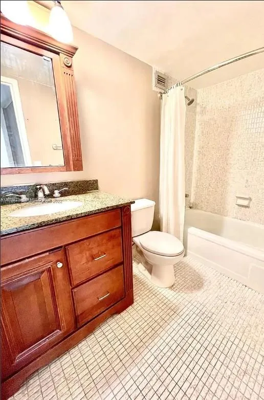 501 Three Islands Blvd #214 Hallandale Beach, FL 33009