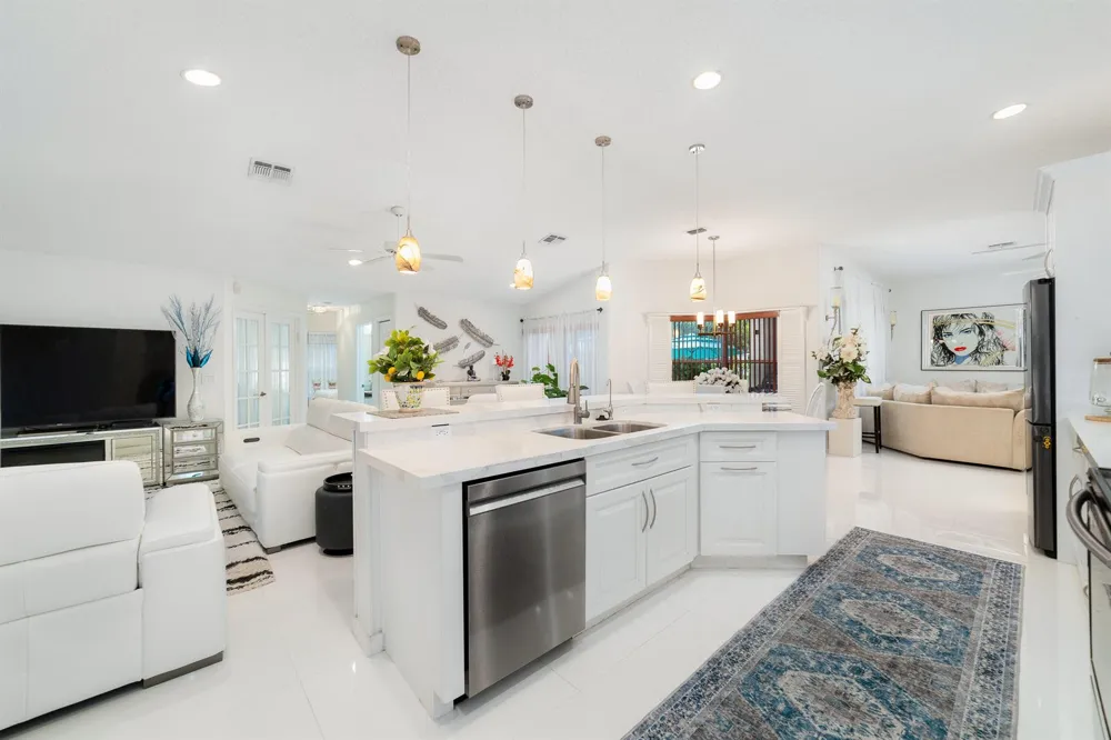 4477 NW 89th Way Coral Springs, FL 33065