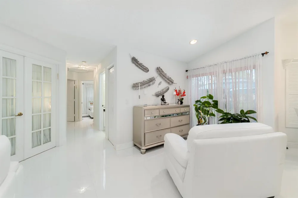 4477 NW 89th Way Coral Springs, FL 33065