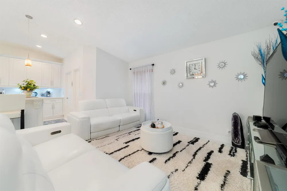 4477 NW 89th Way Coral Springs, FL 33065