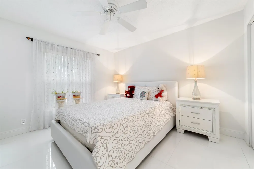 4477 NW 89th Way Coral Springs, FL 33065