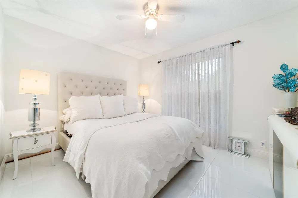 4477 NW 89th Way Coral Springs, FL 33065
