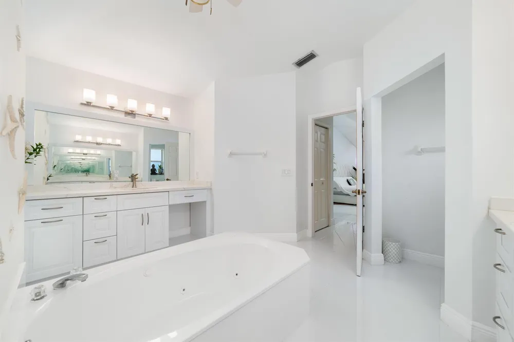 4477 NW 89th Way Coral Springs, FL 33065