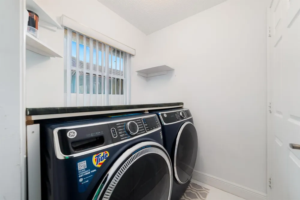 4477 NW 89th Way Coral Springs, FL 33065
