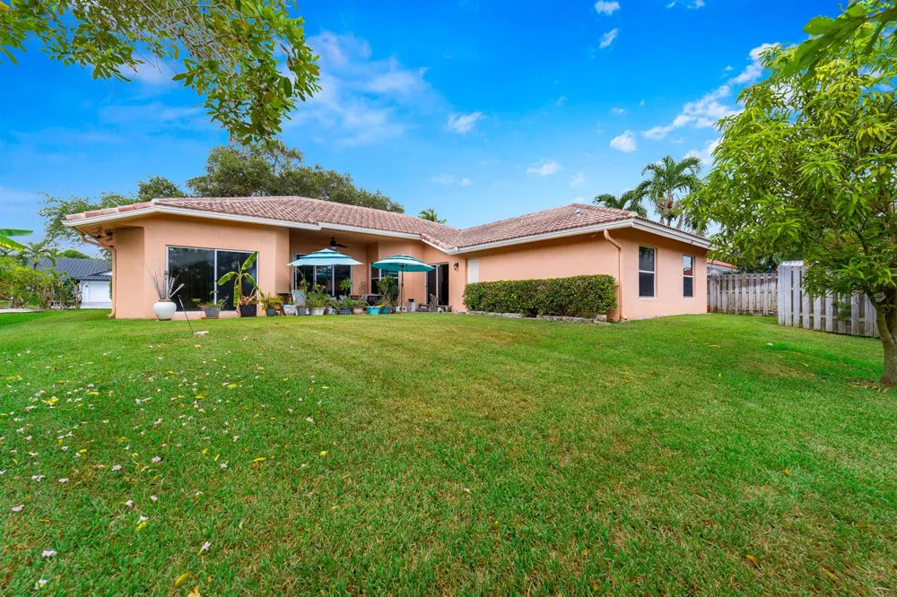 4477 NW 89th Way Coral Springs, FL 33065