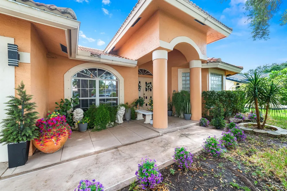 4477 NW 89th Way Coral Springs, FL 33065