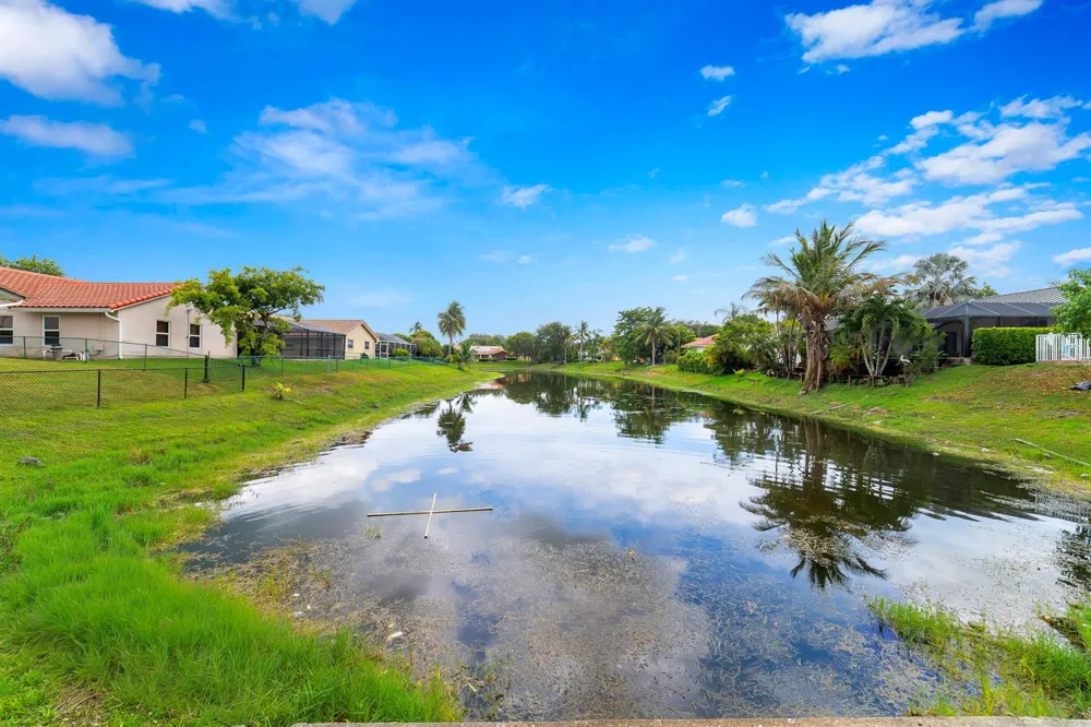 4477 NW 89th Way Coral Springs, FL 33065